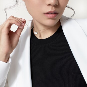 CRB3047100 Amulette de Cartier necklace XS model Yellow gold