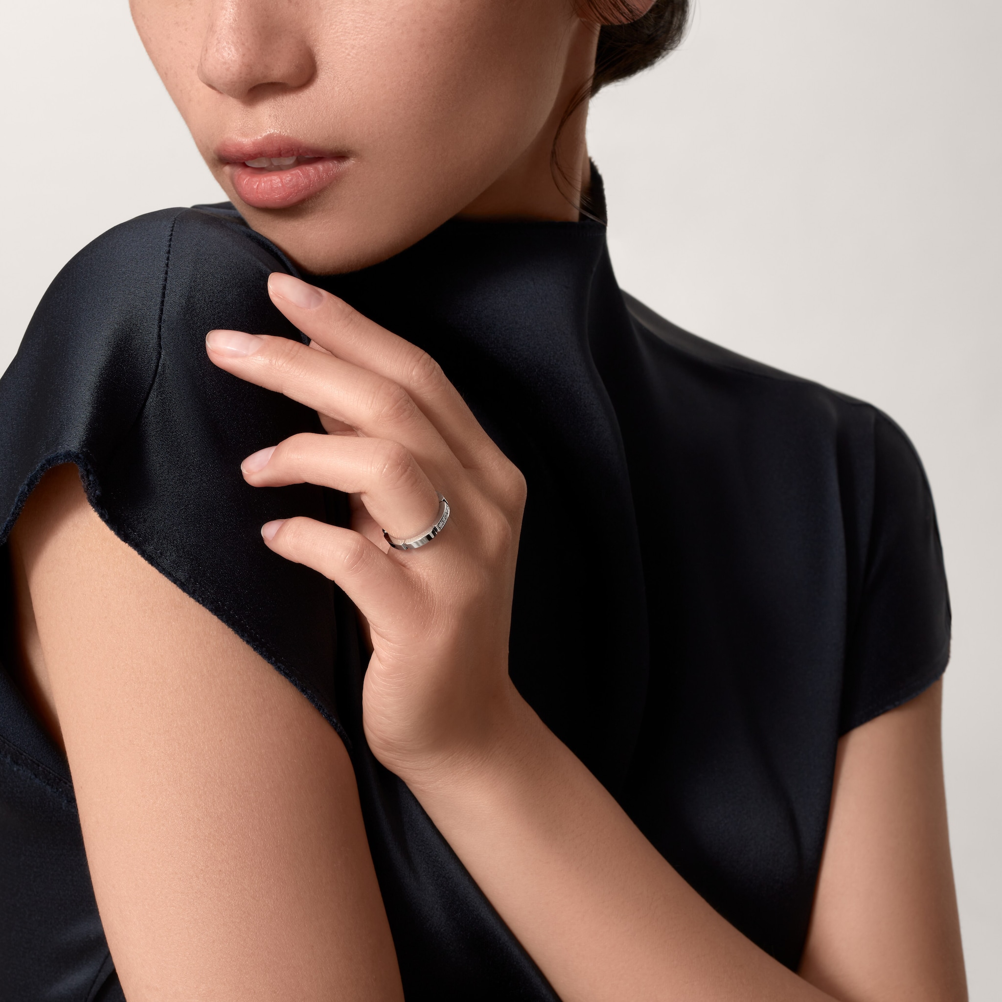 Maillon Panth&egrave;re wedding ring, 4 diamonds