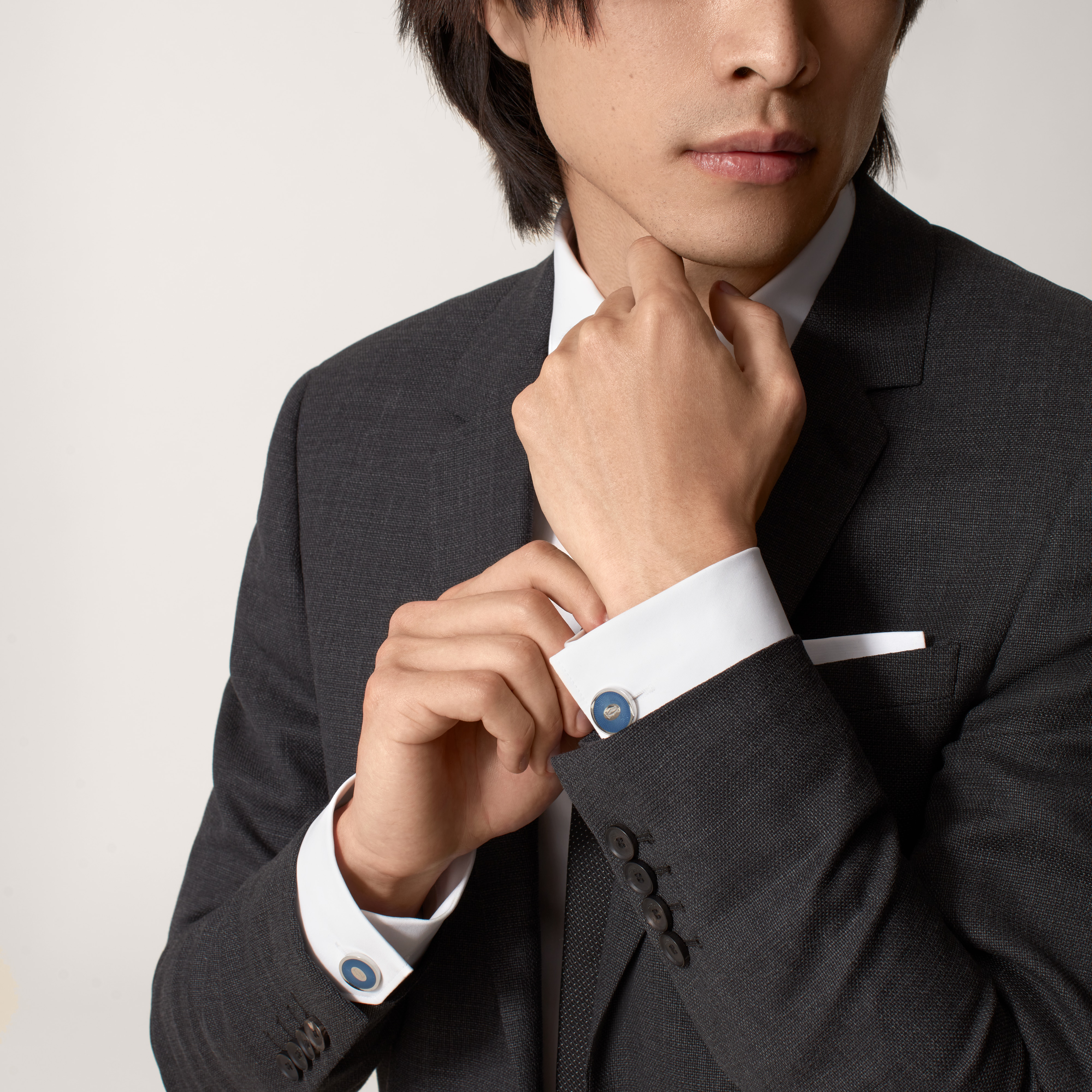 Cartier カルティエ　ネクタイピン　ネームロゴ　ダブルCロゴ Cartier カルティエ ネクタイピン ネームロゴ ダブルCロゴ