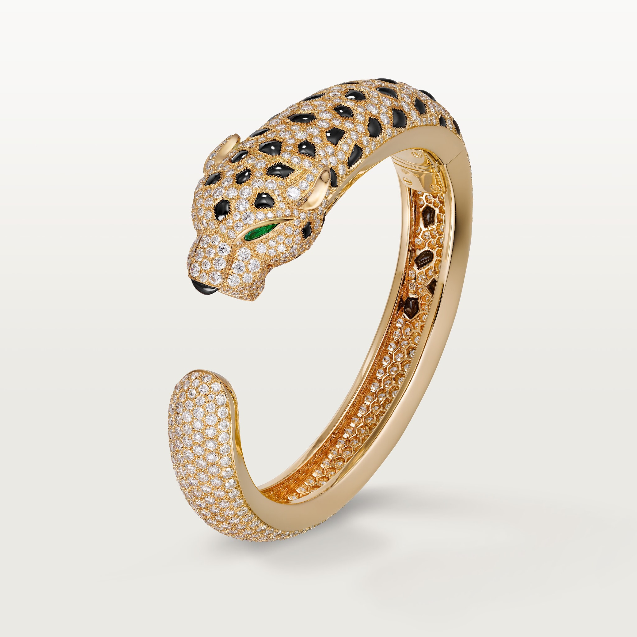 Panth&egrave;re de Cartier美洲豹手環，鋪鑲鑽石 