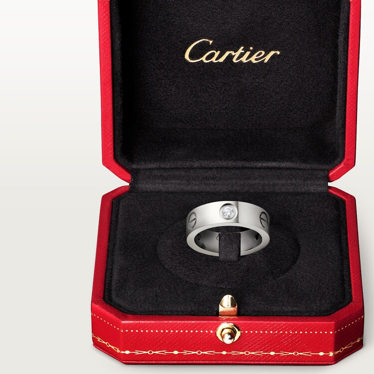 Cartier love ring 3 diamonds price best sale