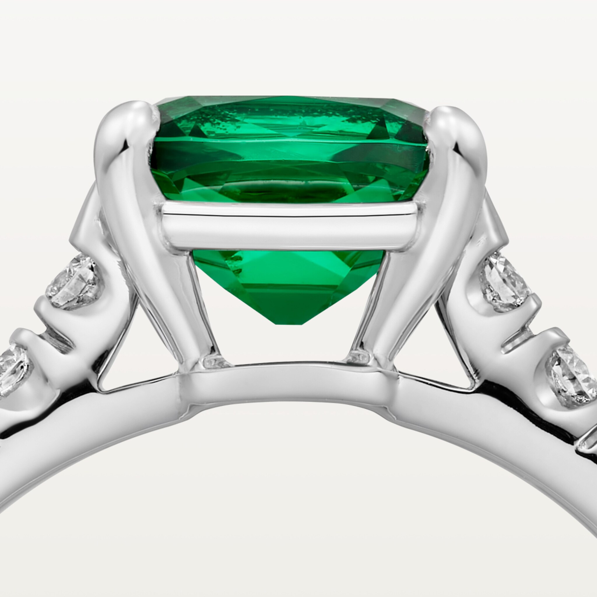 1895 solitaire, cushion-cut emerald, paved 