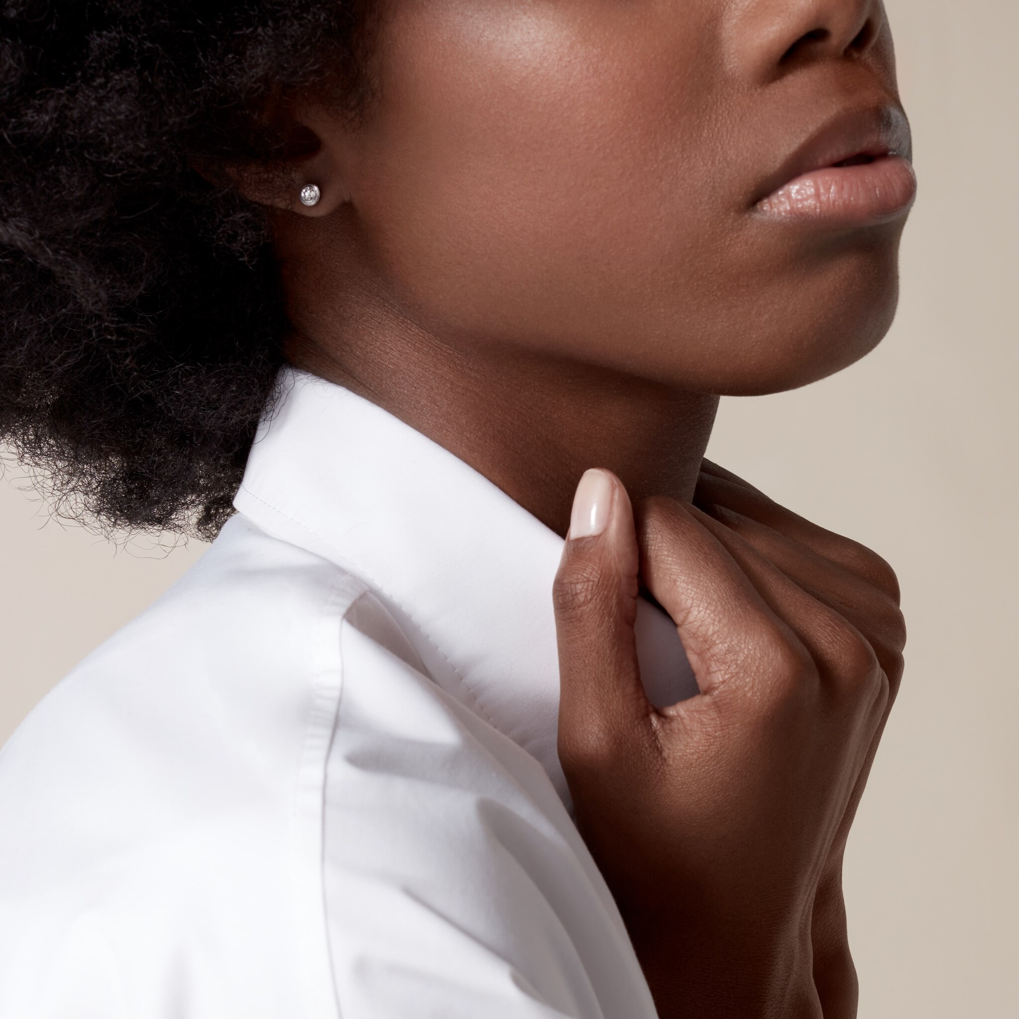 까르띠에 다무르 스터드 이어링, 브릴리언트 컷 다이아몬드 2개, 미디엄(medium) 모델