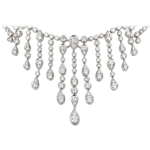 Колье из коллекции украшений с бриллиантами