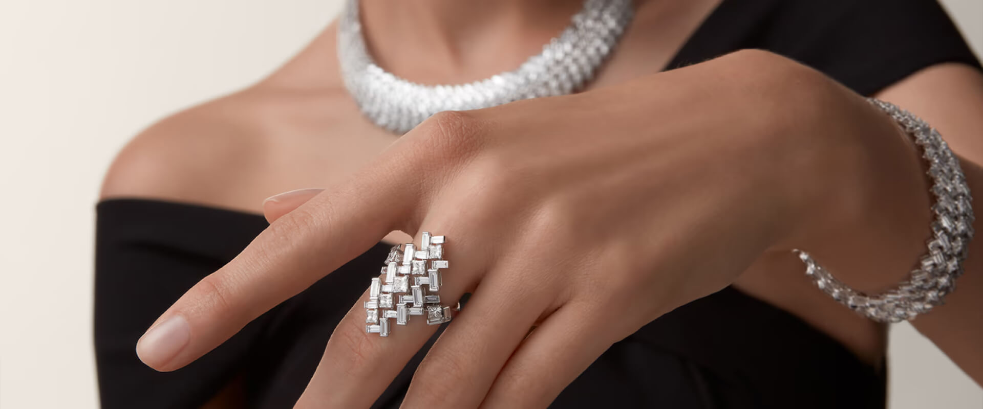 Коллекция украшений с бриллиантами