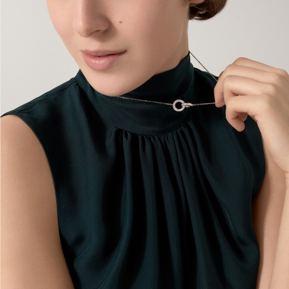 Колье LOVE, бриллиантовое паве