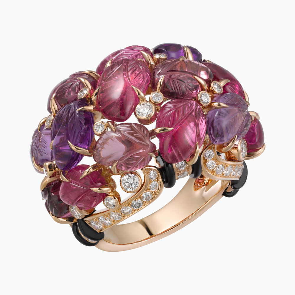 Кольцо с резными камнями