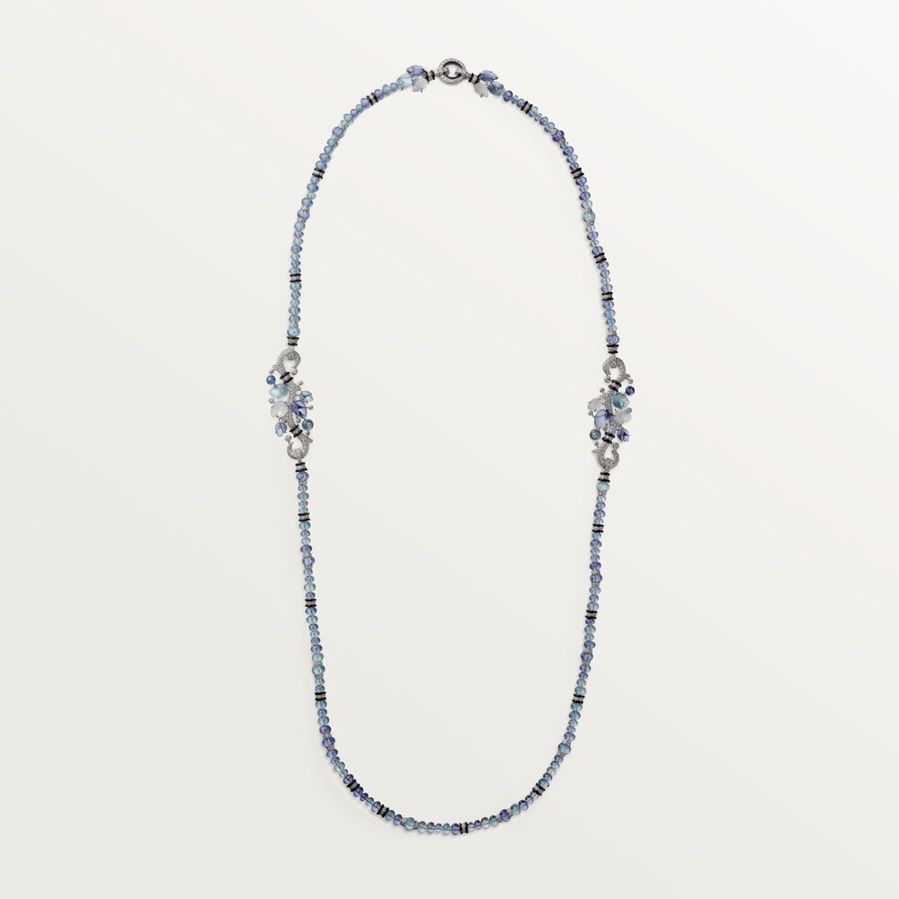 Колье с резными камнями