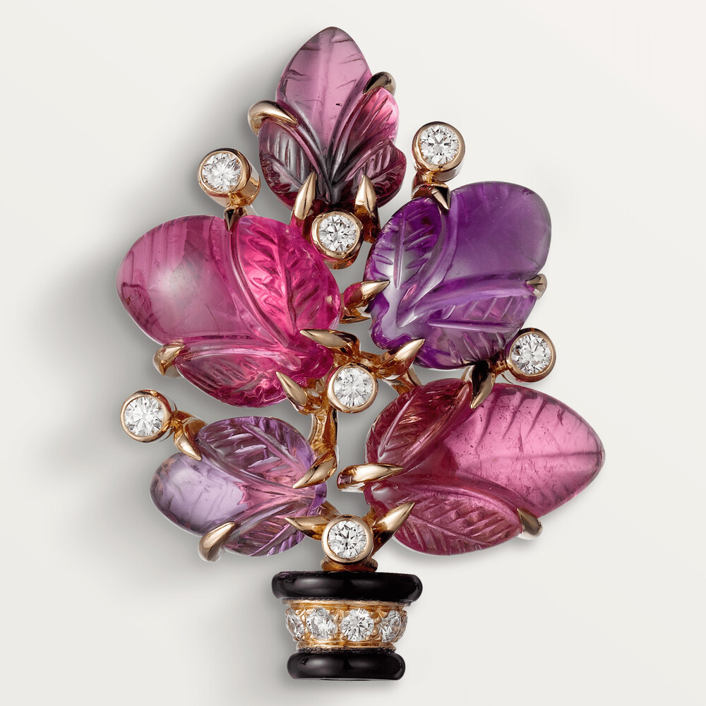 Серьги с резными камнями