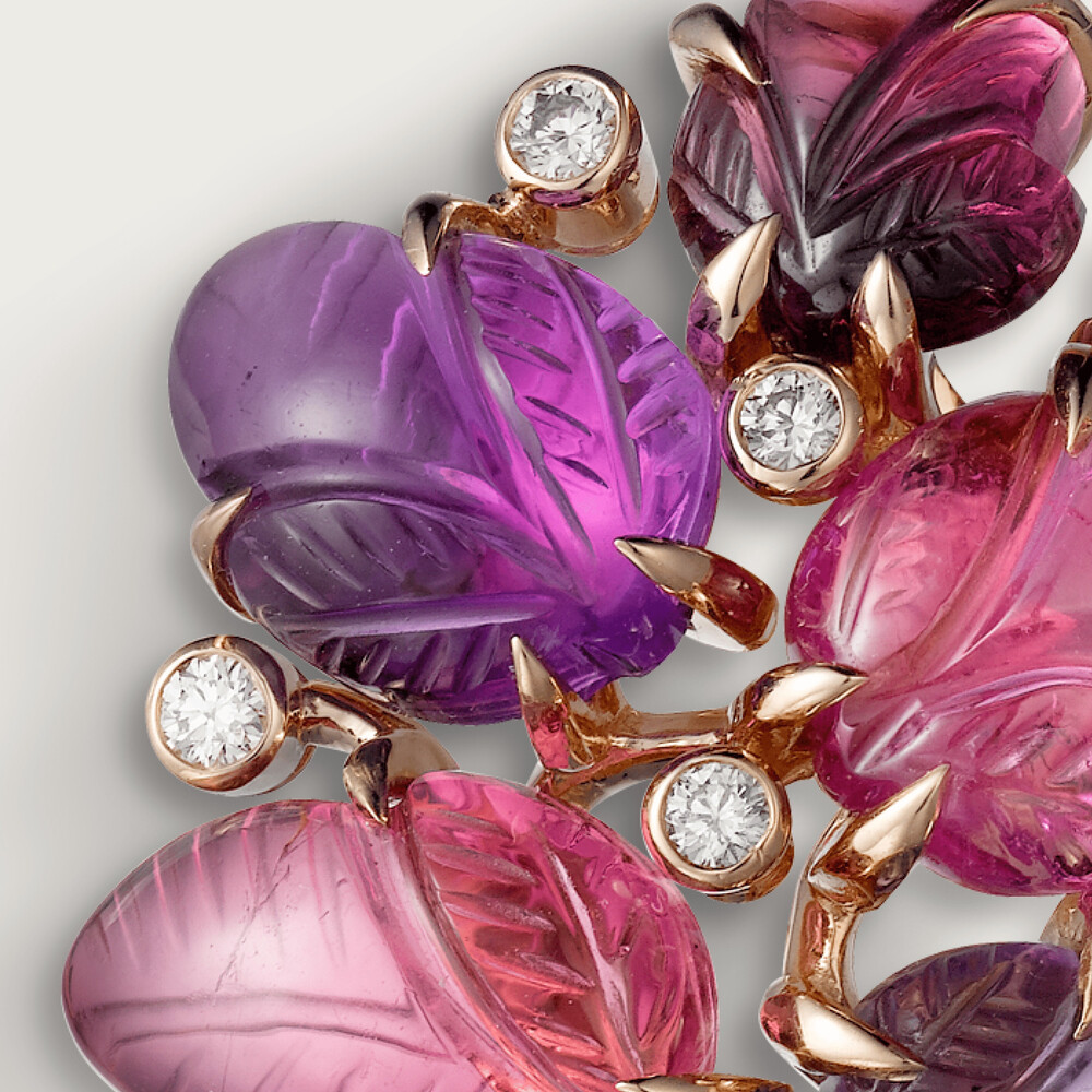 Серьги с резными камнями