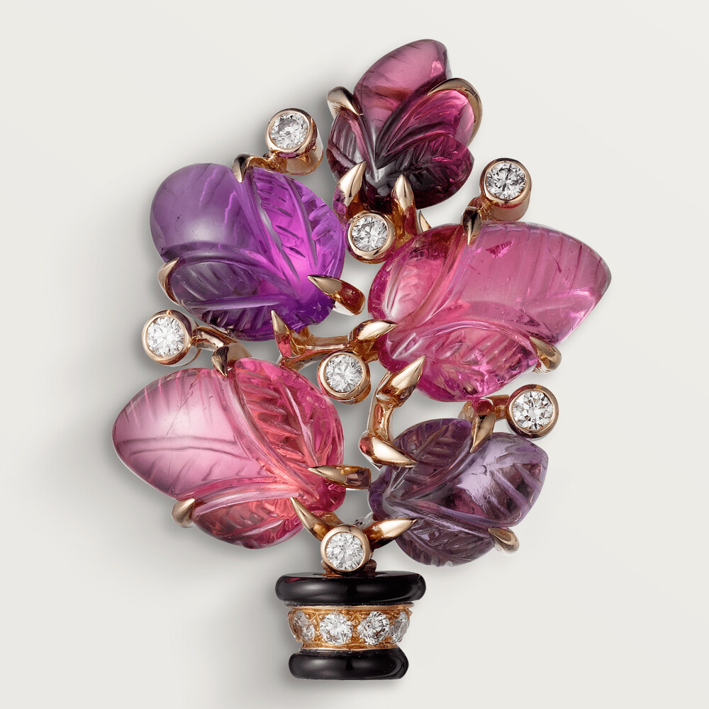 Серьги с резными камнями