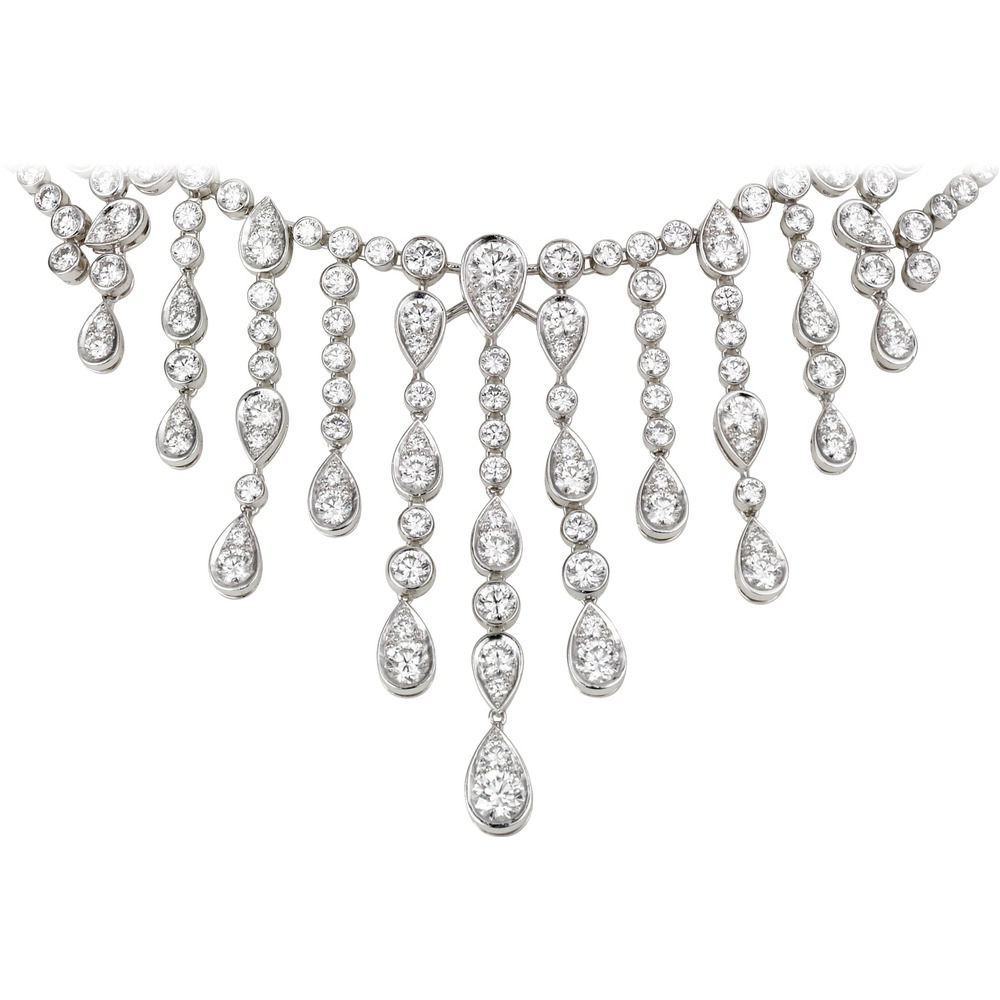 Колье из коллекции украшений с бриллиантами