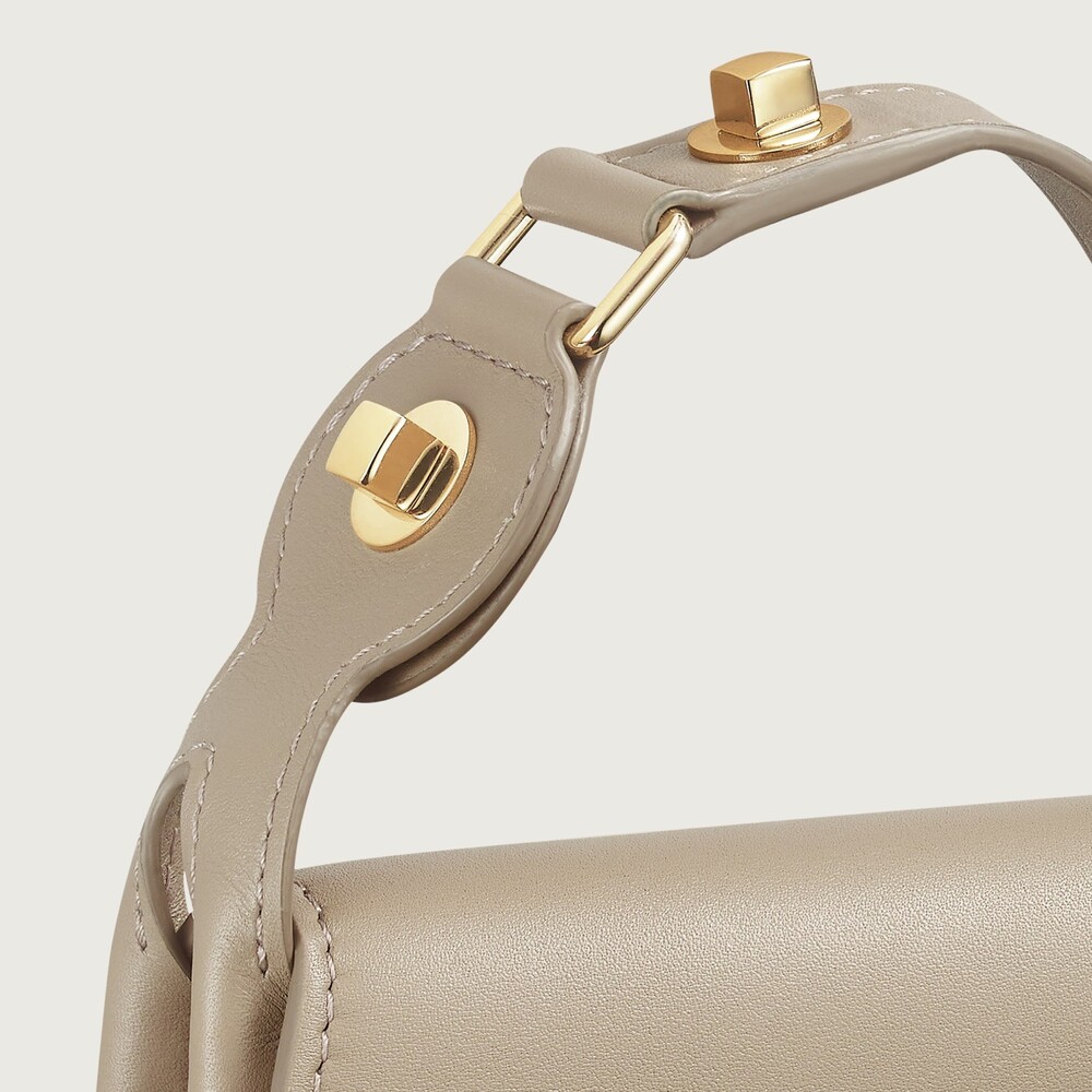 Сумка седло, модель "нано", Must de Cartier