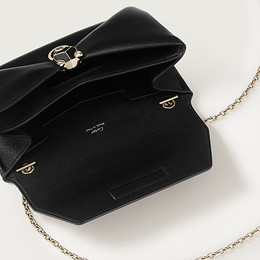 Bolso Pochette con cadena, Panthère Graphique de Cartier
